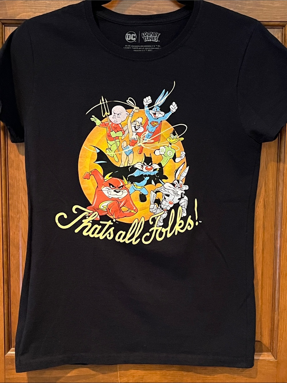 Looney Tunes “That’s All Folks” Graphic Tee